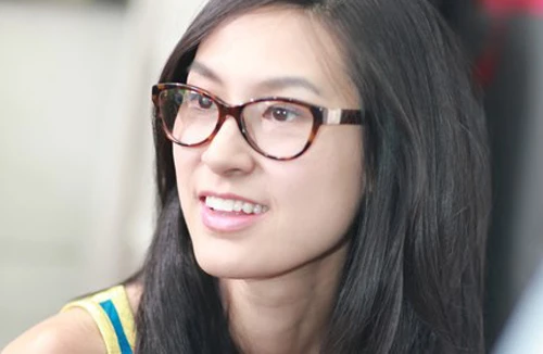 “Âm mưu giầy gót nhọn”