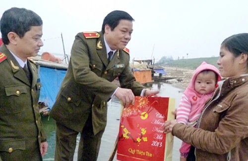 Tiên phong trên mặt trận văn hóa, tư tưởng