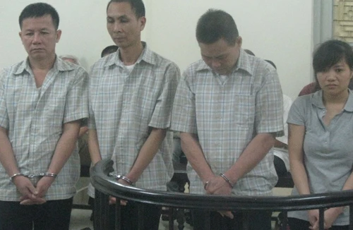 Leo lẻo chối tội tại tòa