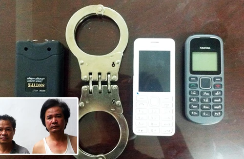 Dọa dìm xuống hồ để xiết nợ