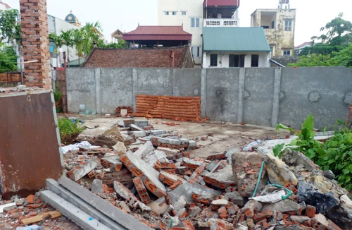 Uẩn khúc từ một mảnh đất