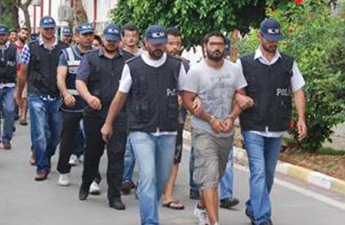 Bắt giữ hàng chục người dùng mạng xã hội kích động, tung tin sai và bôi nhọ