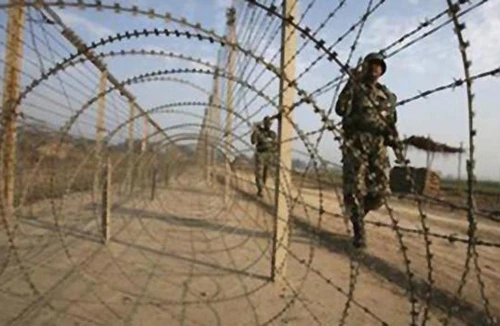 Ấn Độ và Pakistan đổ máu ở Kashmir