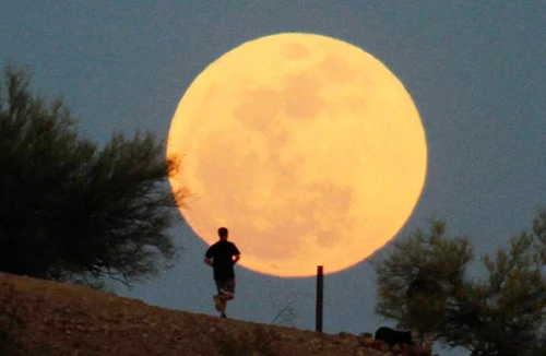 Thế giới ngắm hiện tượng “siêu trăng”