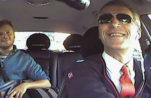 Thủ tướng Na Uy lái taxi để lắng nghe dân