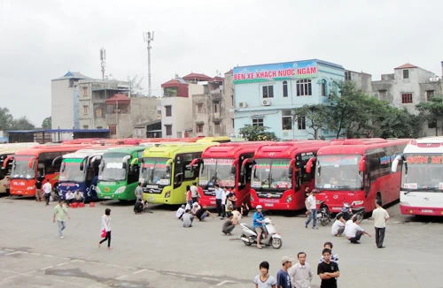 Xăng dầu giảm giá, cước vận tải tăng 