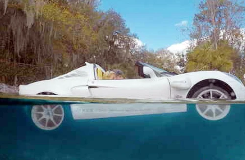 Cách thoát hiểm khi xe rơi xuống nước