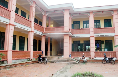 Xây trường rồi bỏ hoang: Phòng học mới - giấc mơ xa vời?