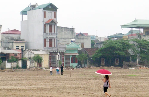 Khó trả hết nợ đất dịch vụ