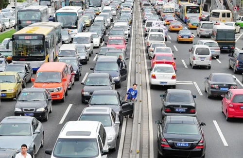 Trung Quốc: Hạn chế ô tô cá nhân để giảm tắc đường