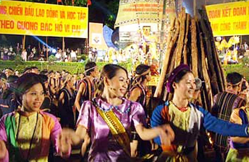 Tập trung nguồn lực, nâng cao đời sống nhân dân