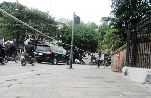 Xử lý nghiêm việc thờ tự không đúng quy định trên hè phố