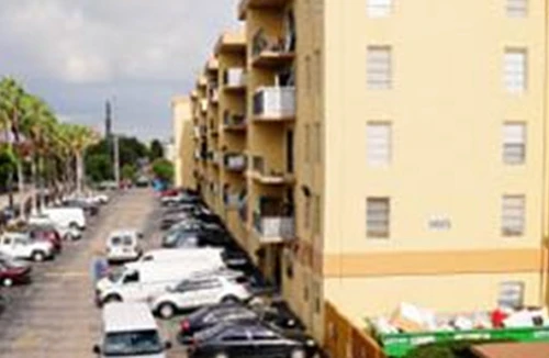 Xả súng, bắt cóc con tin, 7 người thiệt mạng