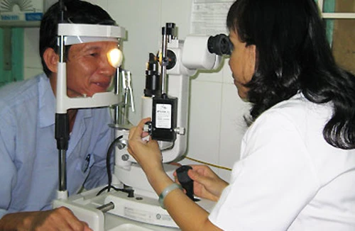 Đau mắt trong những ngày chuyển mùa