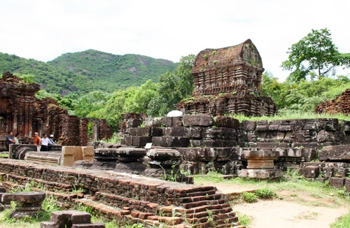 Bảo quản di tích tháp Chăm bằng công nghệ Nano