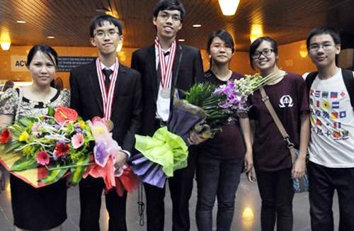 5 huy chương cho đội tuyển Olympic Vật lý quốc tế