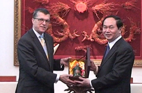 Bộ Công an tiếp xã giao Đại sứ các nước