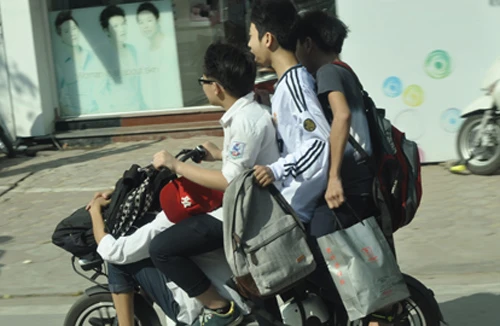 Tổng kiểm tra xử lý xe đạp điện vi phạm giao thông