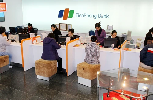 Siết chặt kinh doanh vàng miếng: Cửa hàng nhỏ vẫn mua bán bình thường 