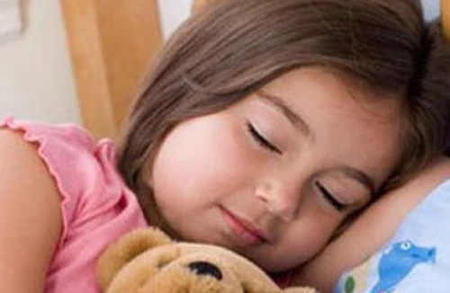 Trẻ ngủ nhiều, kiểm soát hành vi tốt hơn
