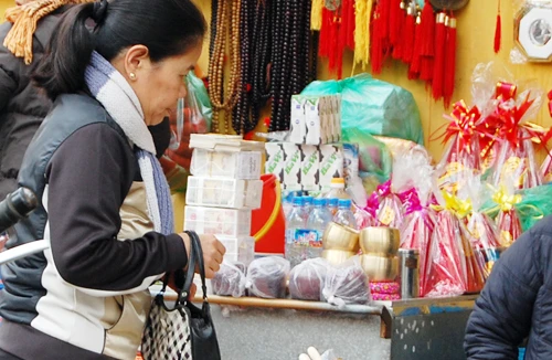 Đổi tiền lẻ, tiền mới: Không khó, nhưng phải chịu giá cao