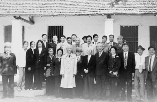 Bốn mươi năm ấy...