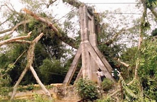 Lốc xoáy và mưa đá gây thiệt hại 25 tỷ đồng