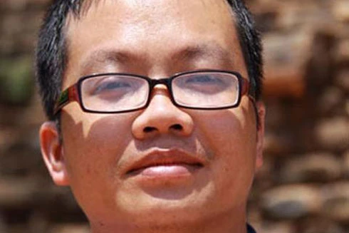 Những mảng trầm tích trên phố Phan Huy Ích