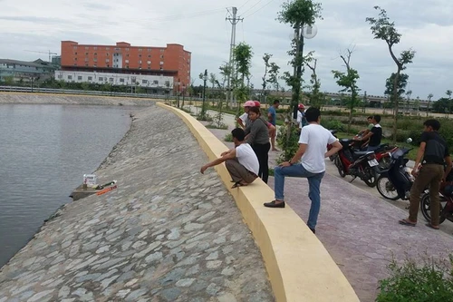 Nam sinh lớp 4 đuối nước thương tâm tại hồ sinh thái