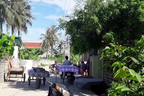 Nghi vấn nợ nần, một lái xe taxi treo cổ tự tử