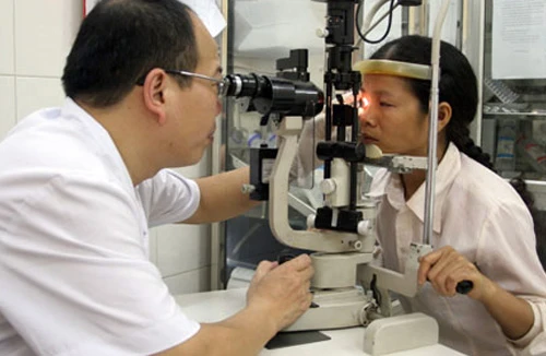 Dịch đau mắt đỏ lại bùng phát mạnh