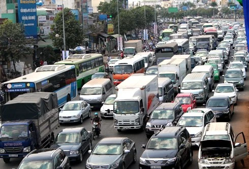 Giảm mạnh thuế tiêu thụ đặc biệt với ô tô dưới 24 chỗ