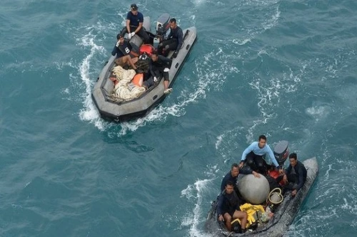 Tìm thấy thêm 2 thi thể hành khách máy bay QZ8501, vẫn ngồi trên ghế