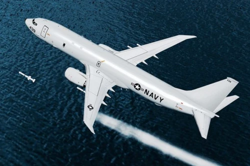 [ẢNH] "Thần biển" P-8A Mỹ quần đảo canh xác F-35A Nhật Bản vừa bị rơi