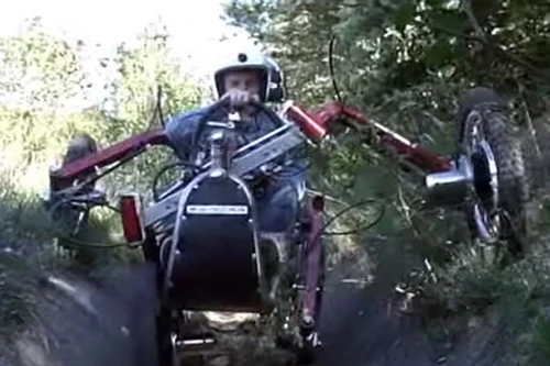 Xem mẫu ôtô cực dị, "leo trèo" như nhện