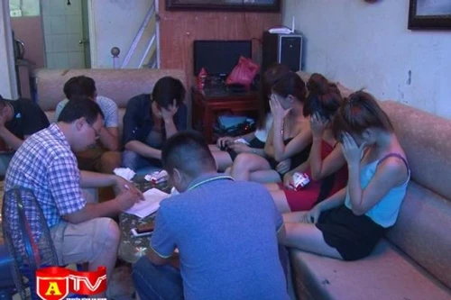 Công an quận Hoàng Mai xử lý một loạt cơ sở massage vi phạm