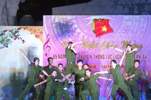 Hội diễn văn nghệ kỷ niệm ngày truyền thống Công an xã