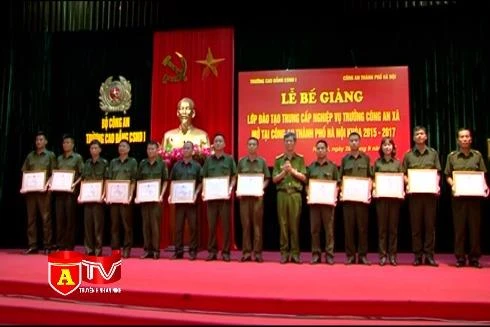 CATP Hà Nội bế giảng lớp trung cấp nghiệp vụ trưởng công an xã