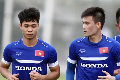 HLV Miura gọi cả Công Vinh, Công Phượng đấu Man City