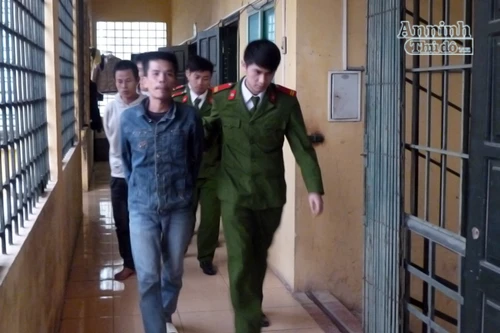 Nhóm siêu trộm có biệt tài huýt sáo “thôi miên” chó dữ