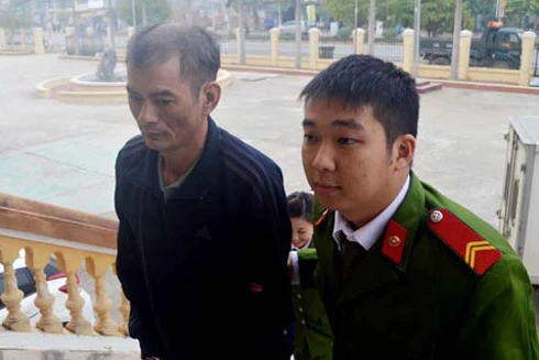 Dùng gạch đập tử vong "tình địch"