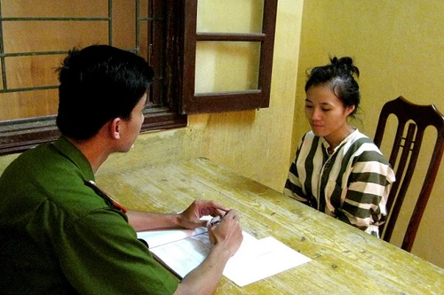 Kiều nữ bán dâm “bắt mối” cho "đồng nghiệp"