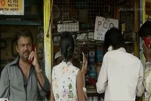 Ấn Độ siết chặt kiểm soát điện thoại công cộng