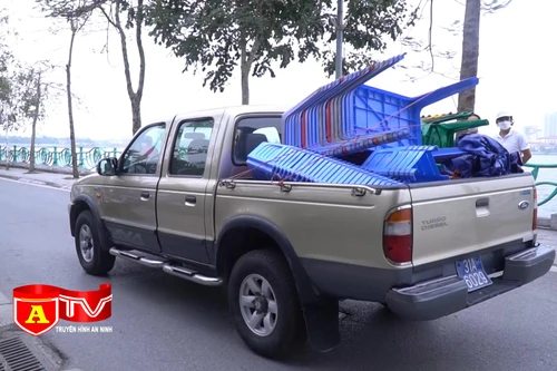 Giải quyết tình trạng lấn chiếm vỉa hè để bán hàng ở ven hồ Tây