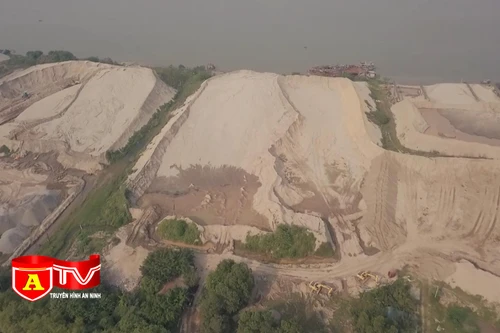 Phát hiện bãi tập kết hơn chục nghìn m3 cát lậu 