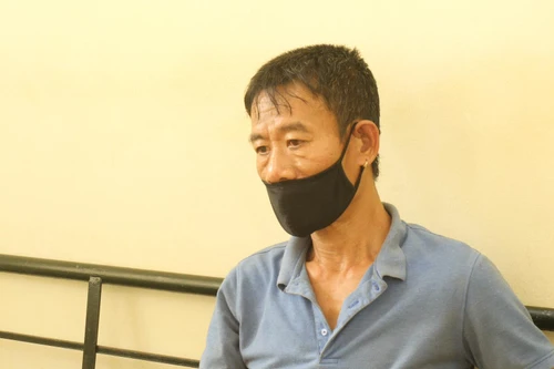 Giấu ma tuý dưới thuyền để bán cho khách