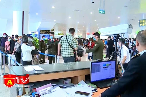 Việt Nam dừng khai báo y tế với người nhập cảnh từ 0h ngày 27-4