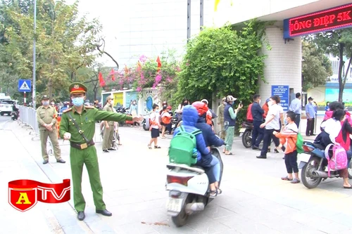 Hà Nội: Gần một triệu học sinh khối lớp 1 - 6 vui đến trường