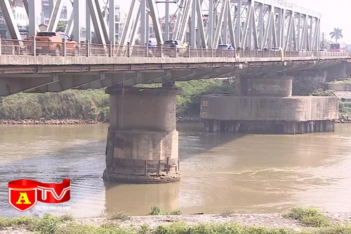 Cầu Đuống xuống cấp nghiêm trọng, người tham gia giao thông lo lắng