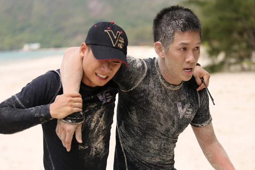 Dàn trai đẹp gạt bỏ "tư thù", ngồi lại chuyện trò, chăm sóc lẫn nhau